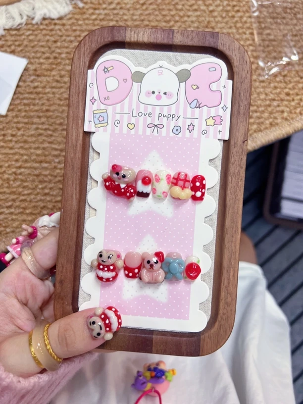 玫瑰熊｜亏本断码清纯手工软糖胶捏捏穿戴甲法式红色可爱显白小熊