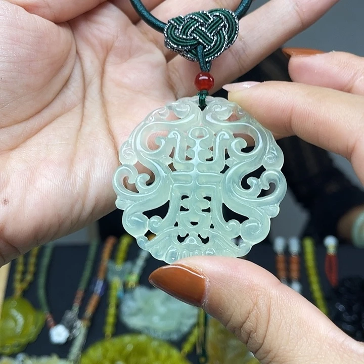 未镶嵌蛇纹石玉颈饰