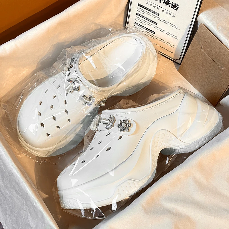 香港专柜正品珍珠洞洞鞋女款新款夏季外穿一脚蹬厚底包头凉拖