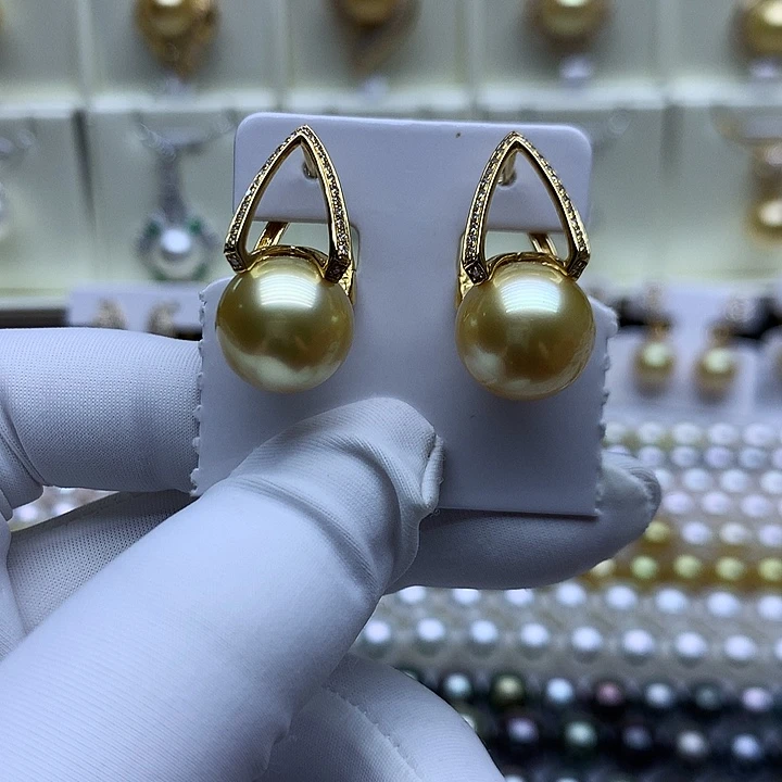 18K金镶嵌海水珍珠珠宝奇石