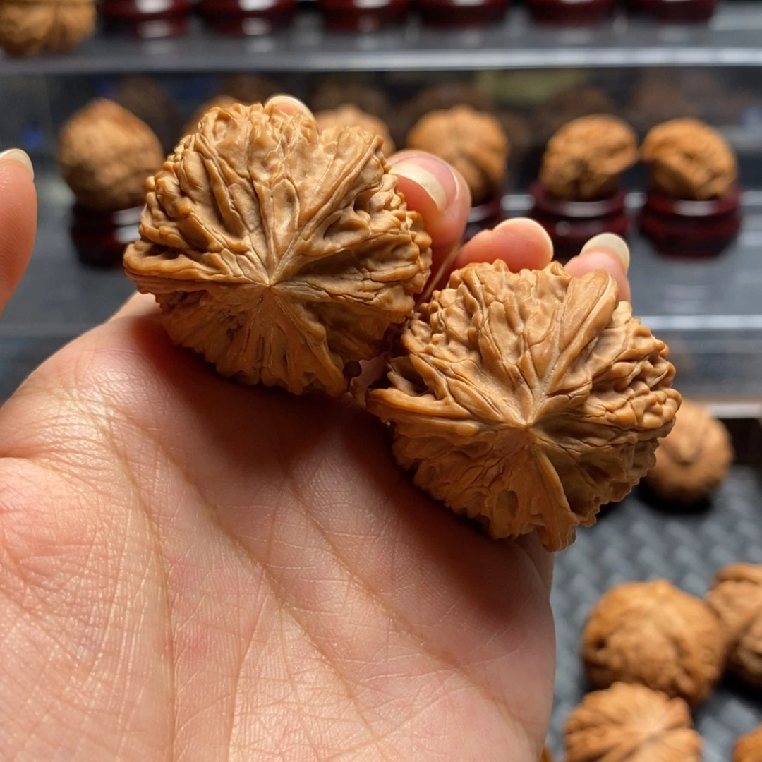 文玩核桃吊坠文山37