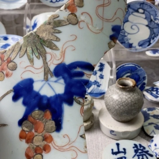 解***队瓷片现代工艺品青花瓷片