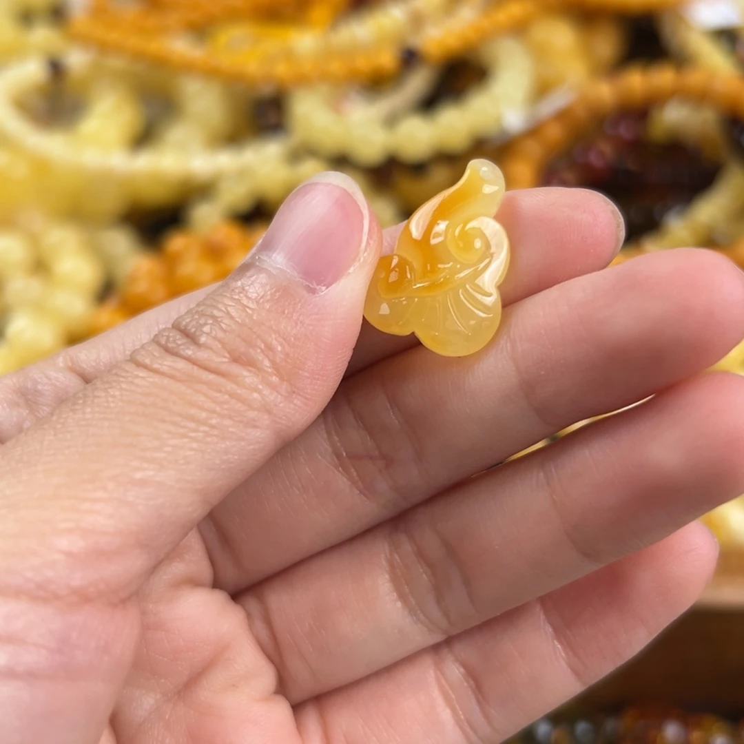 琥珀未镶嵌珠宝奇石