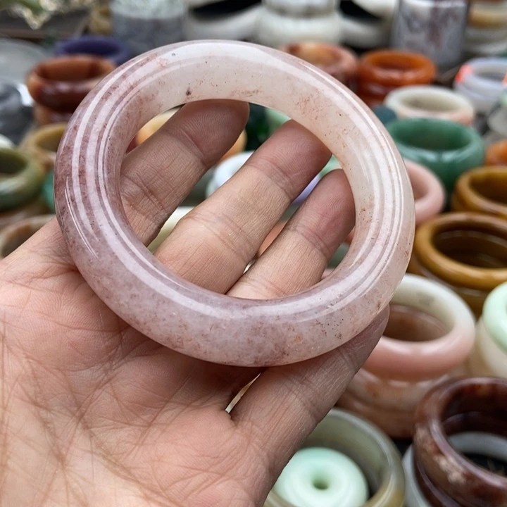 石英岩玉未镶嵌手镯冰杨梅