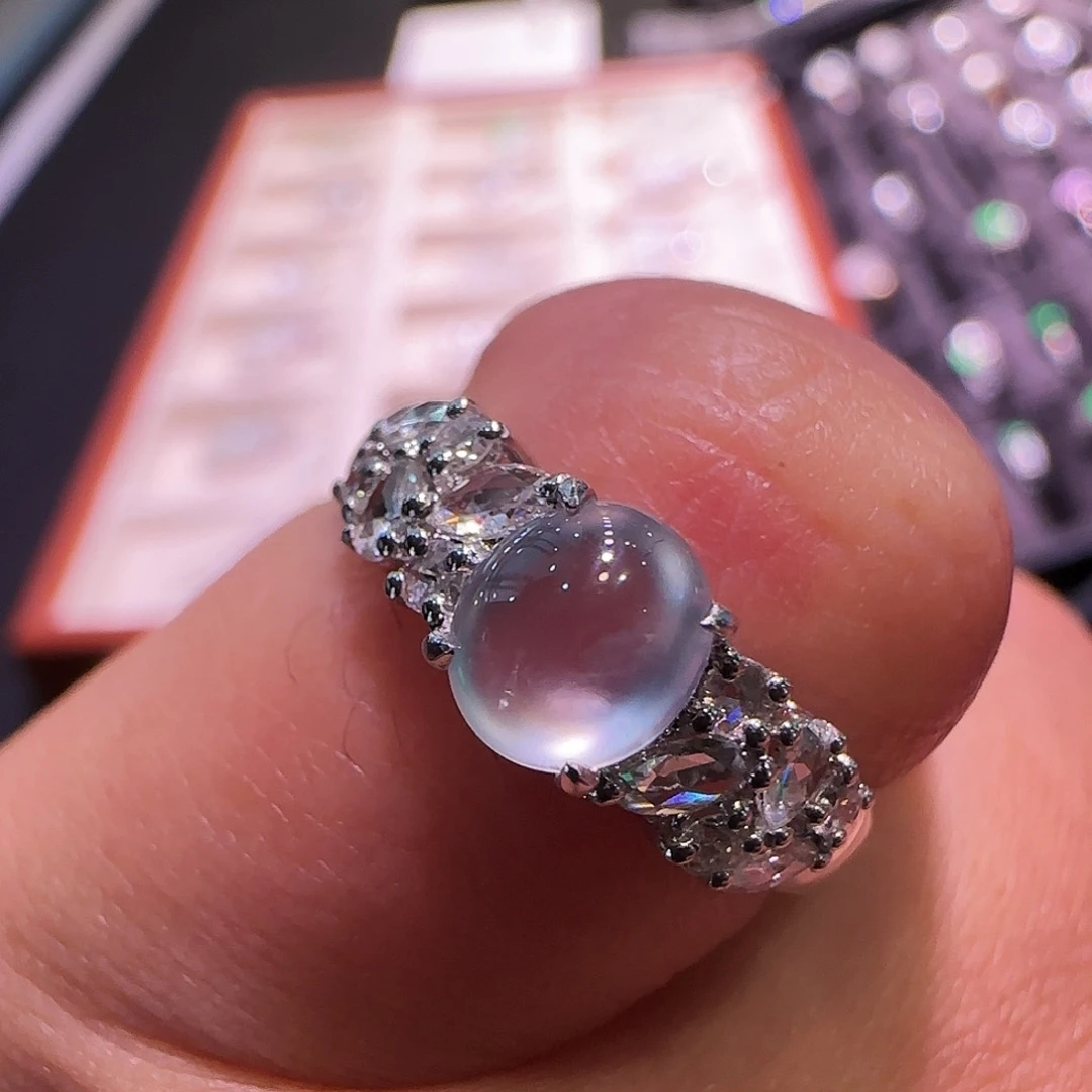 翡翠18K金镶嵌戒指