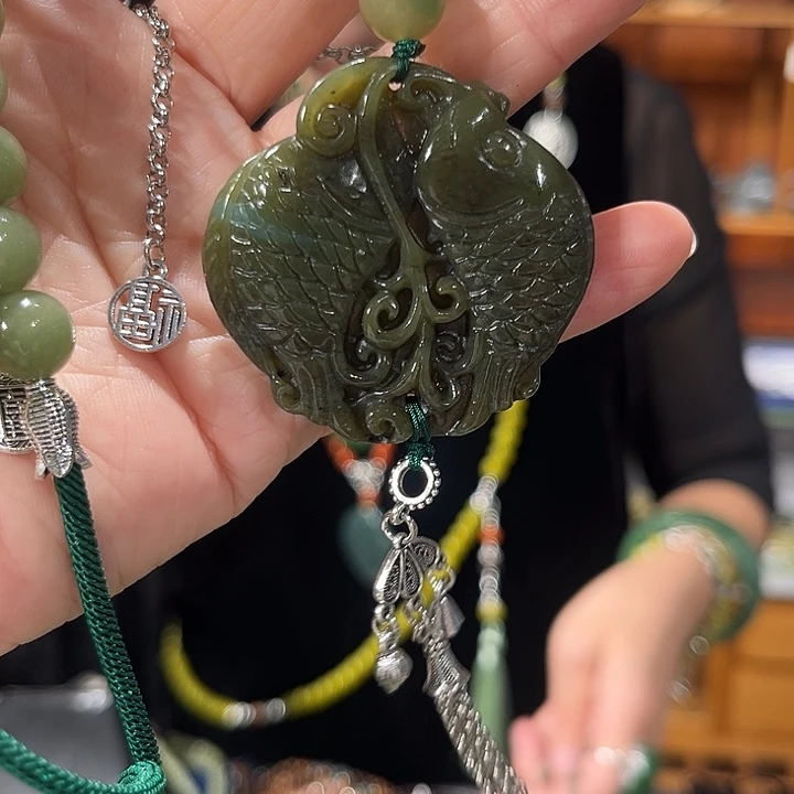 颈饰未镶嵌和田玉