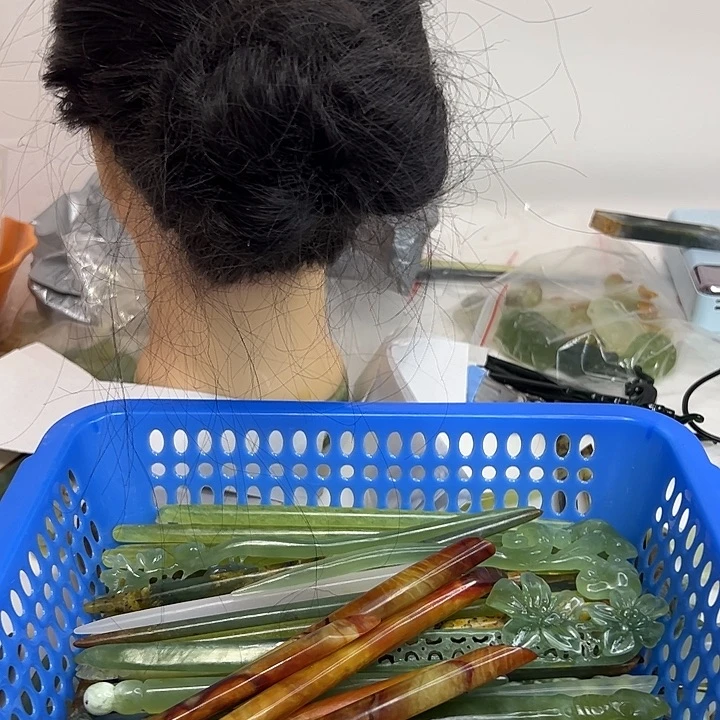 r***耳蛇纹石玉未镶嵌发饰