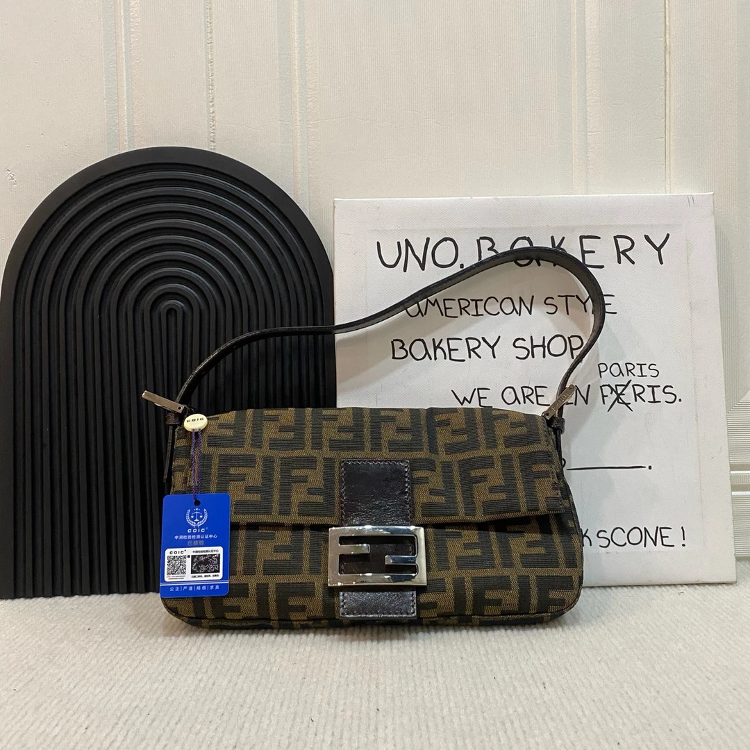 95新 FENDI/芬迪 老花双F法棍腋下包