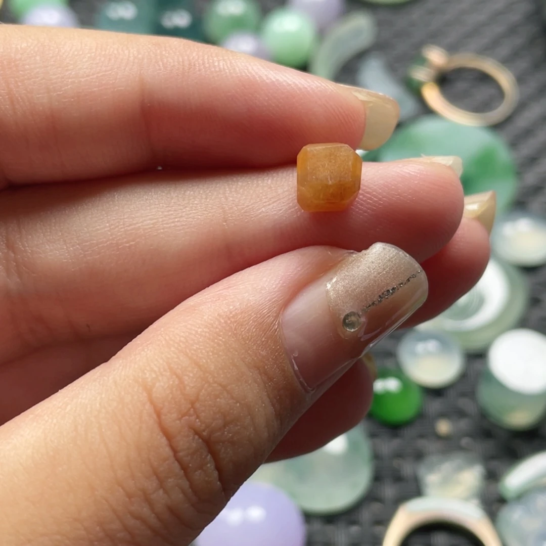 未镶嵌挂件翡翠   翡翠