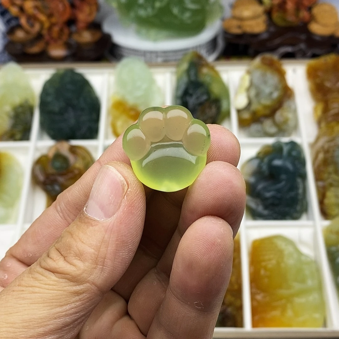 蛇纹石玉未镶嵌颈饰
