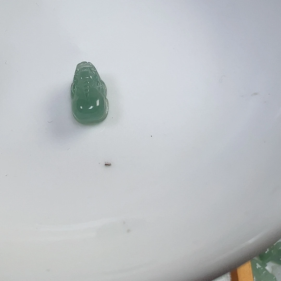 翡翠散珠枫*。翡翠貔貅一个33号