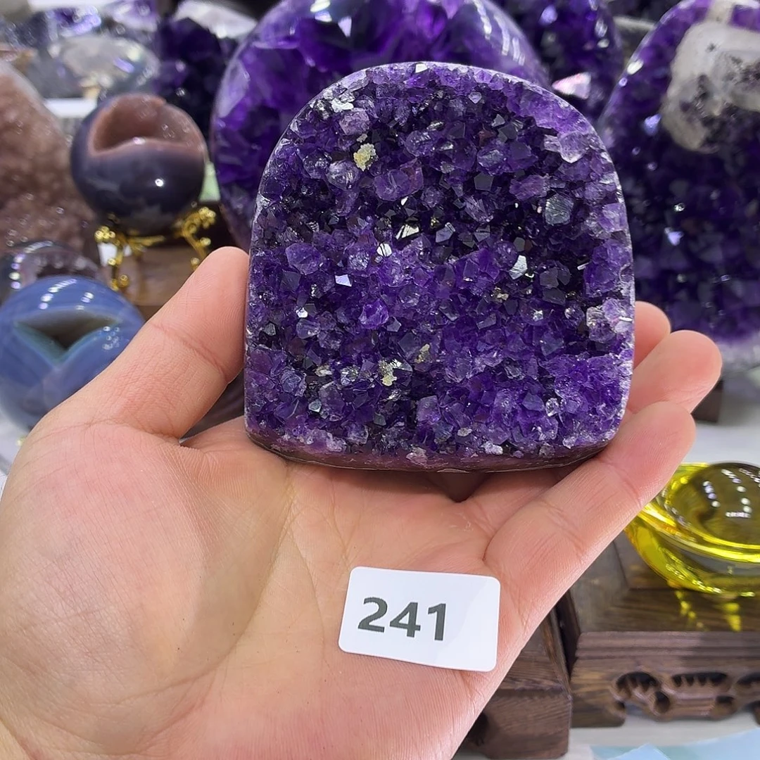 未镶嵌水晶大型摆件（非配饰）