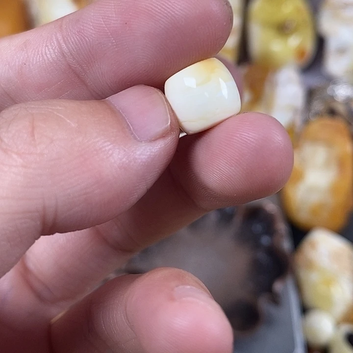 未镶嵌琥珀裸石我