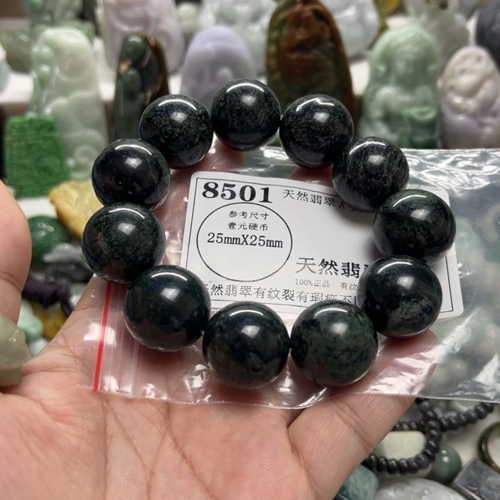 翡翠未镶嵌颈饰8501