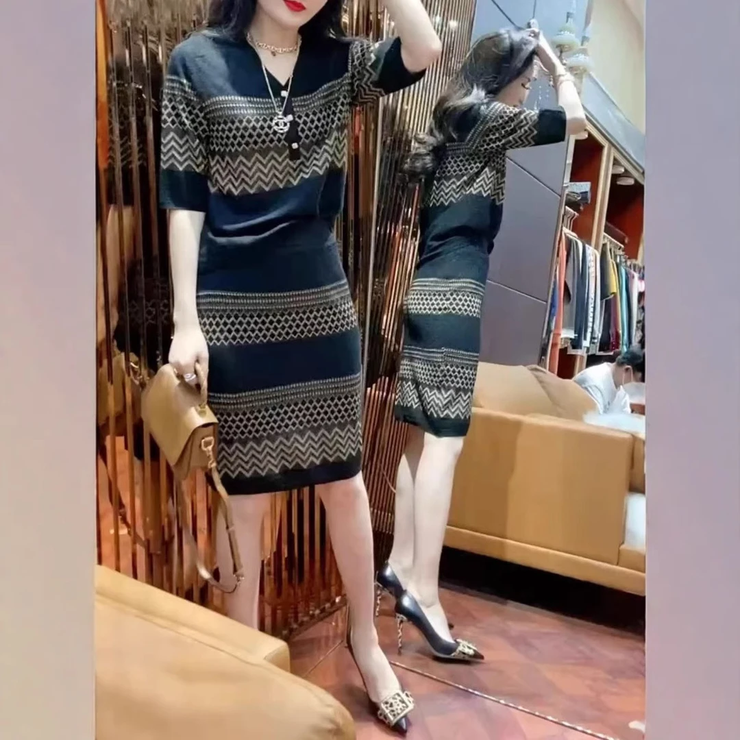 2025春季新款洋气时尚宽松显瘦圆领短袖半身裙修身显瘦两件套