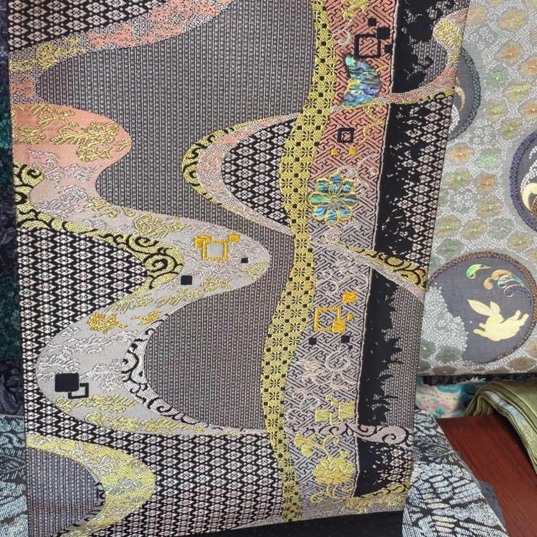 织绣织锦等多种工艺
