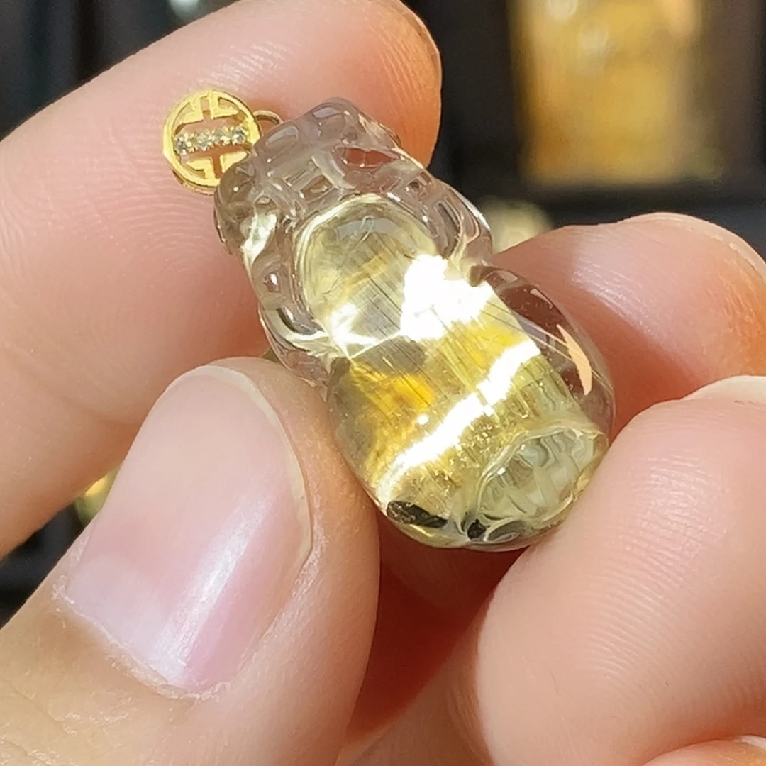 水晶颈饰18K金镶嵌天然钛晶燕尾板钛貔貅吊坠