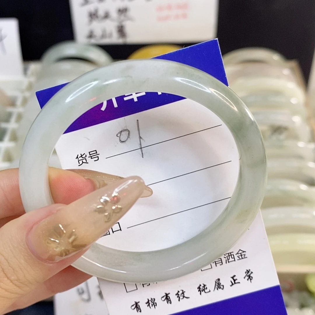 未镶嵌手镯石英质玉