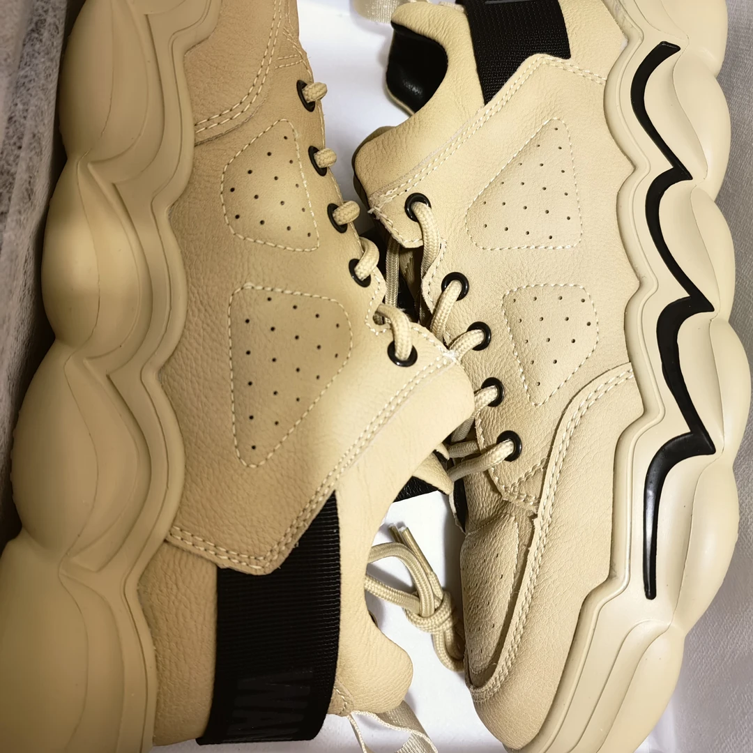 万代潮2028休闲时尚运动鞋