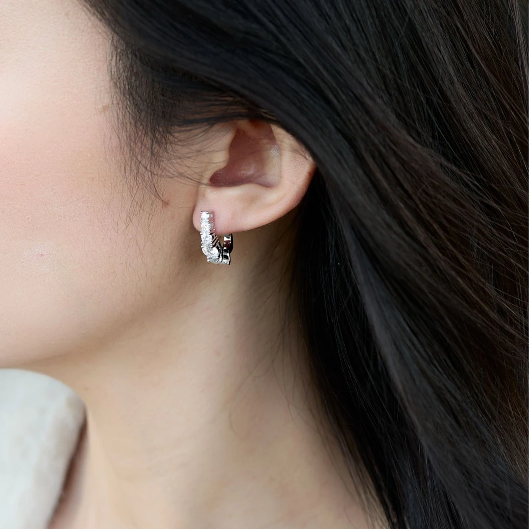 925银莫桑石耳饰 尼河日照耳扣 时尚满镶大气百搭大众小众简约