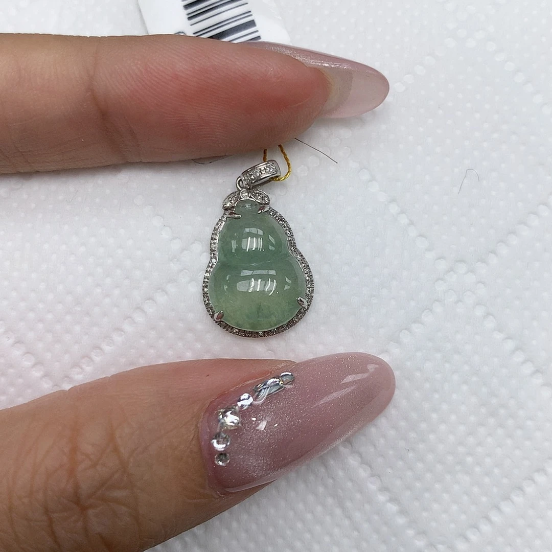 颈饰18K金镶嵌翡翠