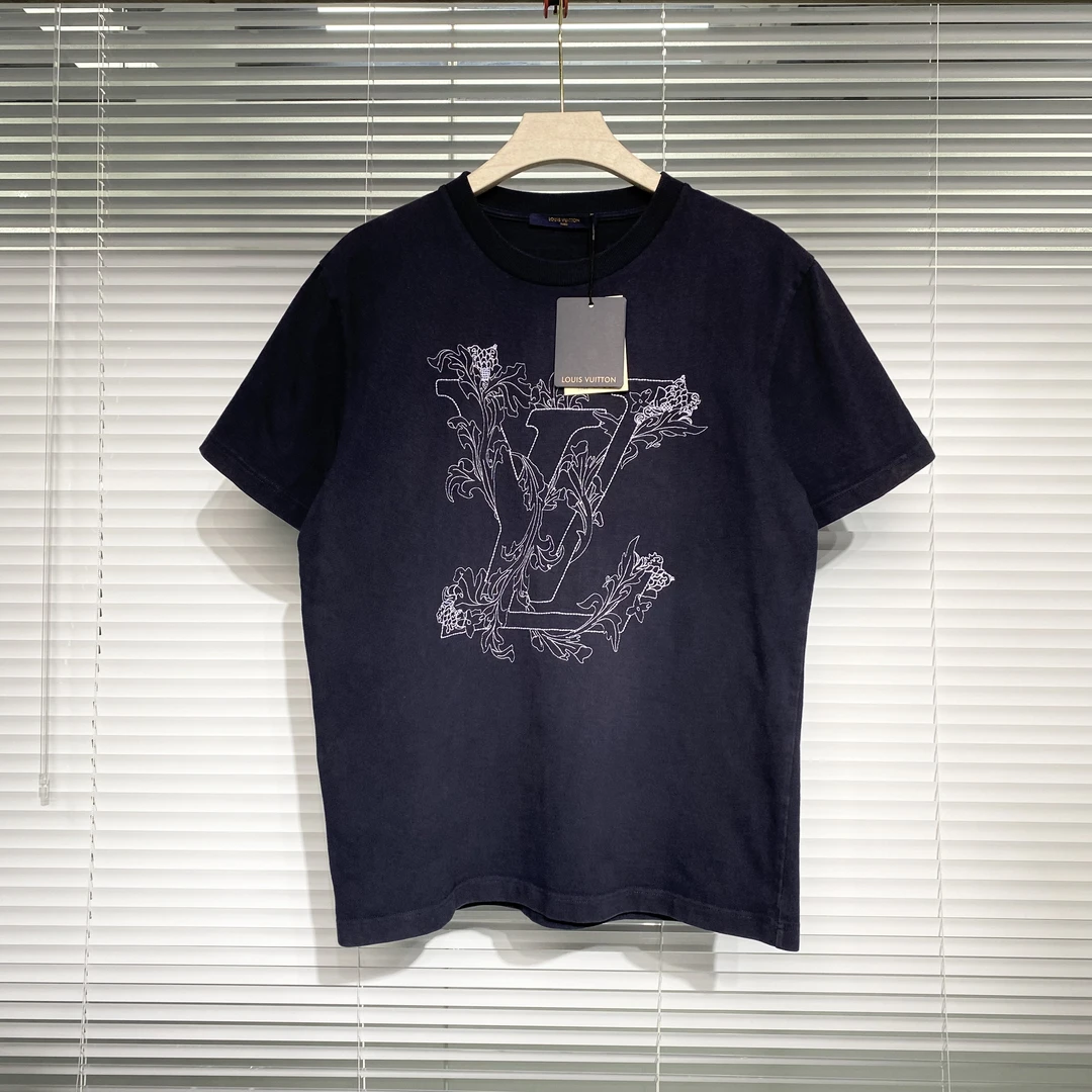 99新 LouisVuitton/路易威登 花卉刺绣logo 藤蔓 短袖M码 a320