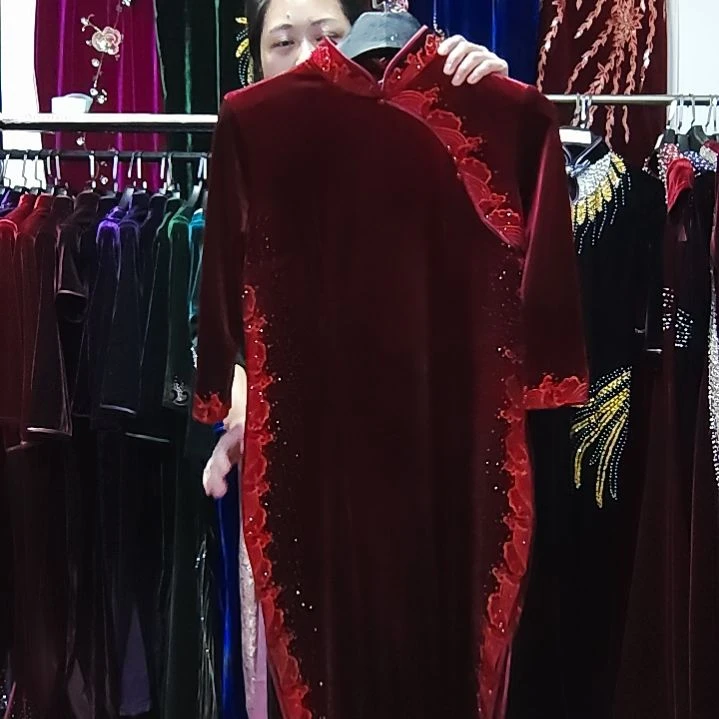深酒红金丝绒两侧刺绣烫钻长款旗袍3XL130斤左右胸108腰92