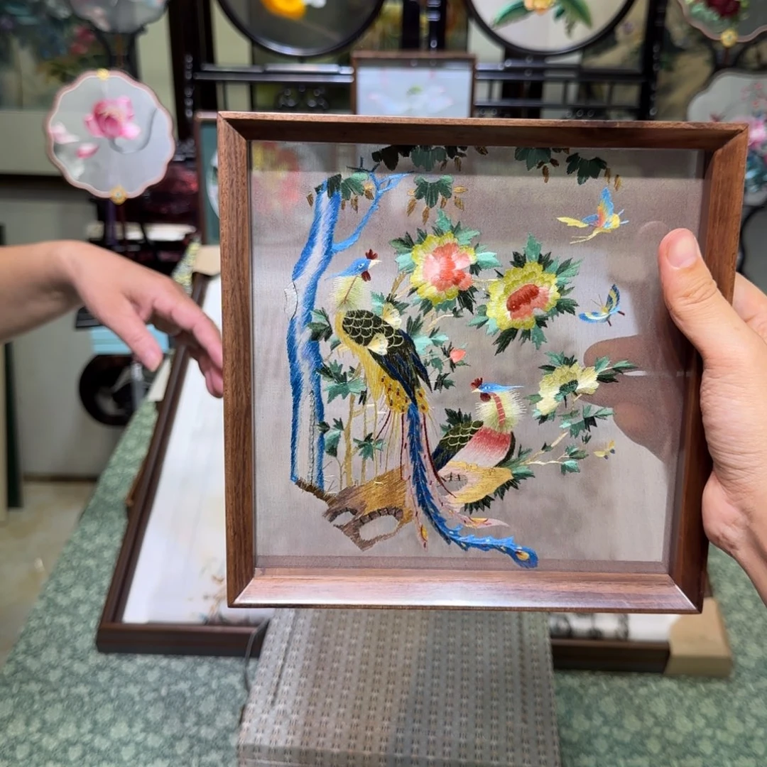 刺绣刺绣工艺精湛独特设计新颖时尚