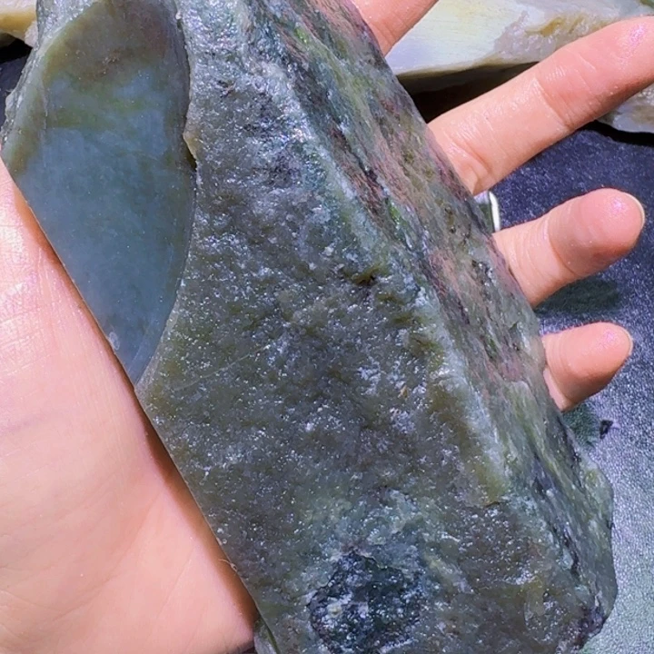 未镶嵌和田玉（糖玉）珠宝半成品
