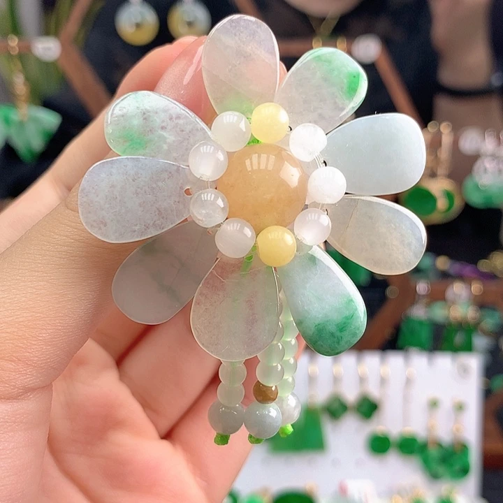 翡翠未镶嵌颈饰吊坠