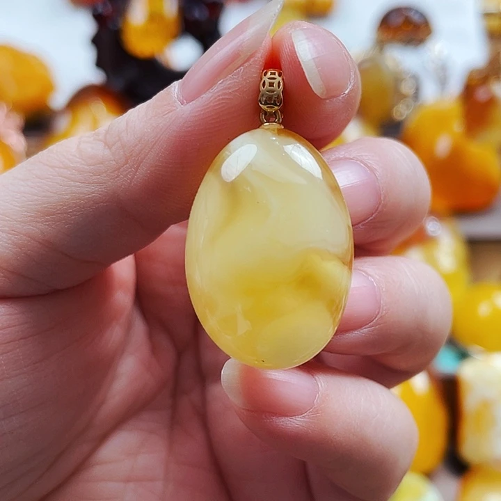 琥珀颈饰银S925镶嵌爱****品吊坠