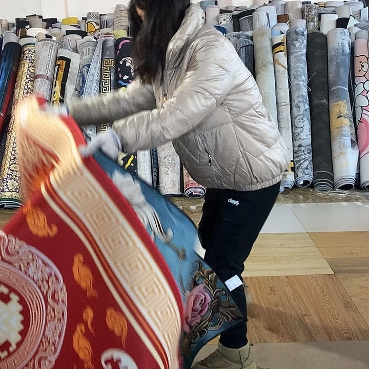 水晶。     微瑕2个