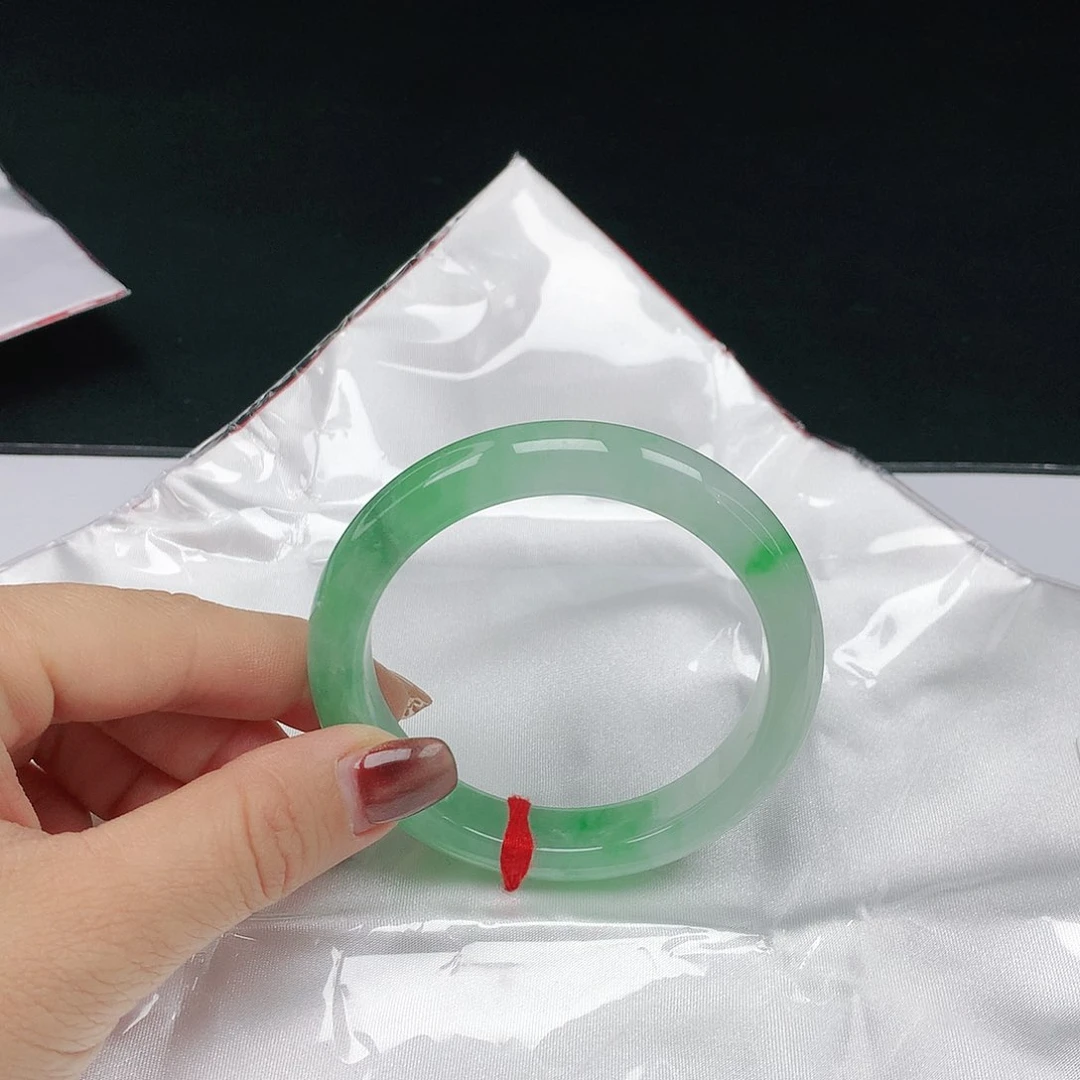 翡翠手镯未镶嵌翡翠310