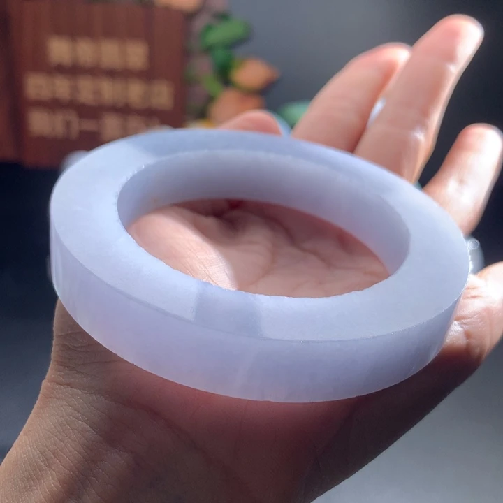 未镶嵌手镯定制翡翠