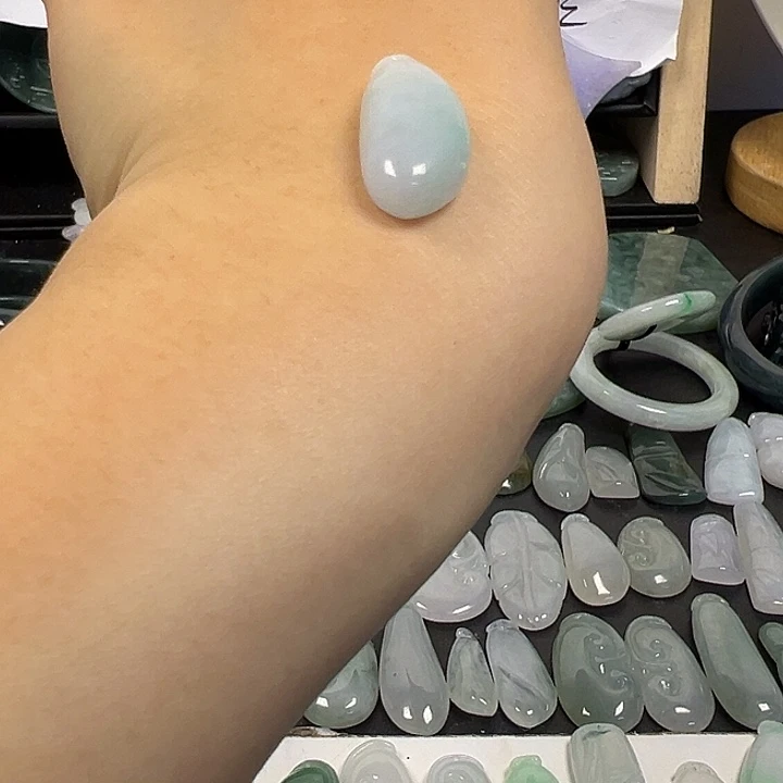 翡翠未镶嵌颈饰o4