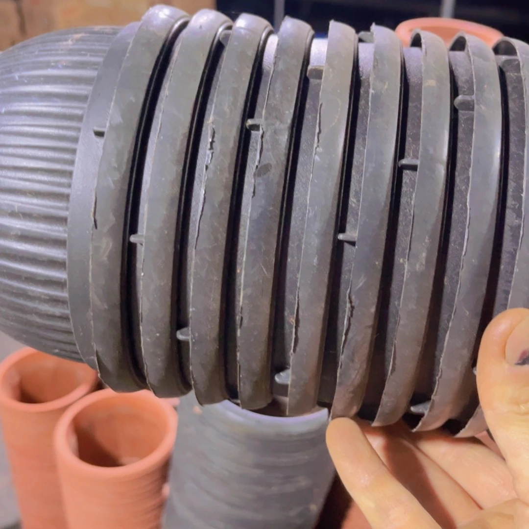 塑料旧14公分黑聚宝盆高8。 20个