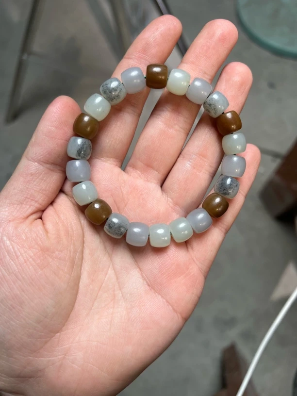 新疆直切卡9-10手串和田玉