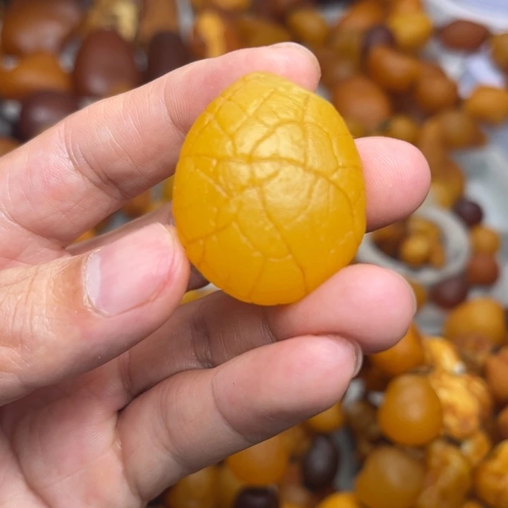 琥珀未镶嵌裸石天然蜜蜡吊坠