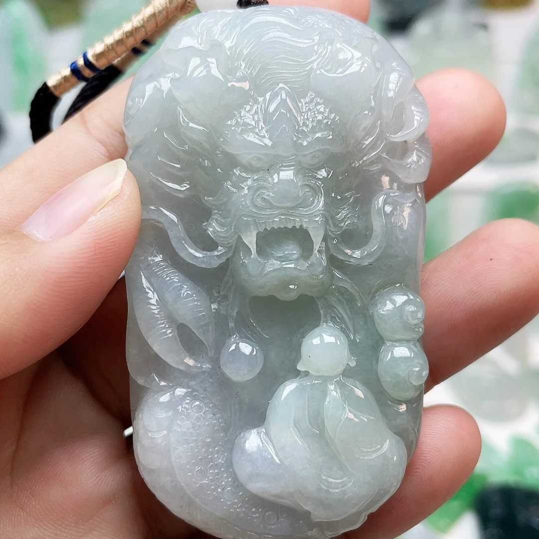 翡翠颈饰未镶嵌龙