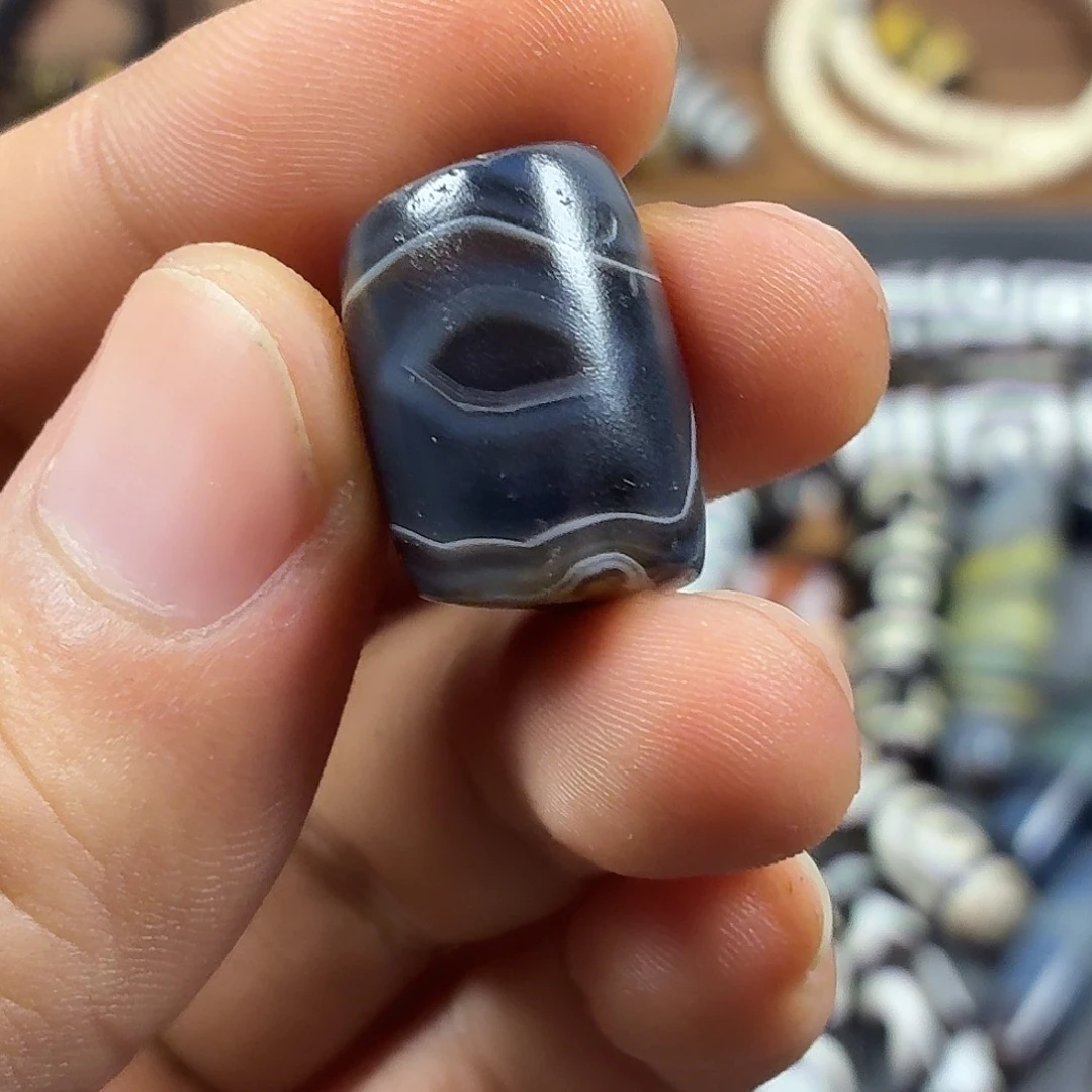 启***诚玛瑙/玉髓未镶嵌颈饰