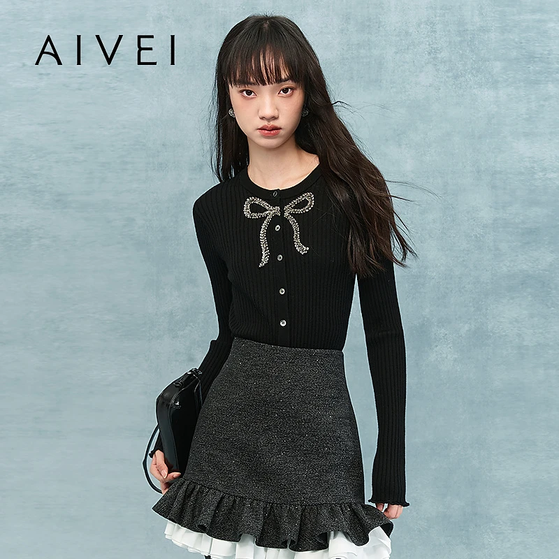 AIVEI欣贺艾薇2025冬季减龄百搭chic水钻蝴蝶结针织开衫XRV7M19A