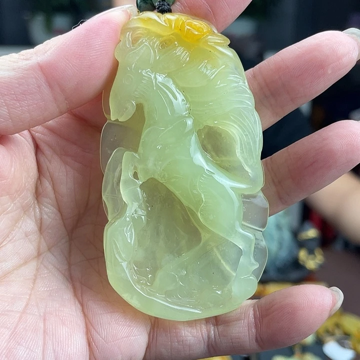 未镶嵌蛇纹石玉颈饰