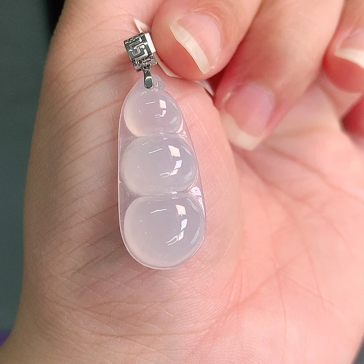 翡翠18K金镶嵌颈饰冰胶豆子29-13-5.8