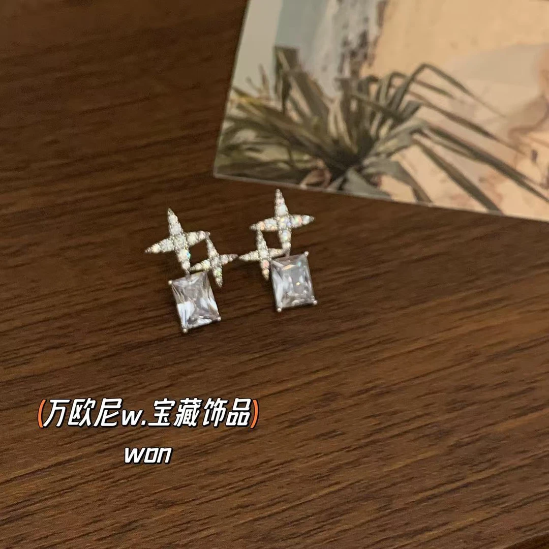 925银合成锆石耳饰 CHANGE x芒星耳钉 精致ins小众 弧E585