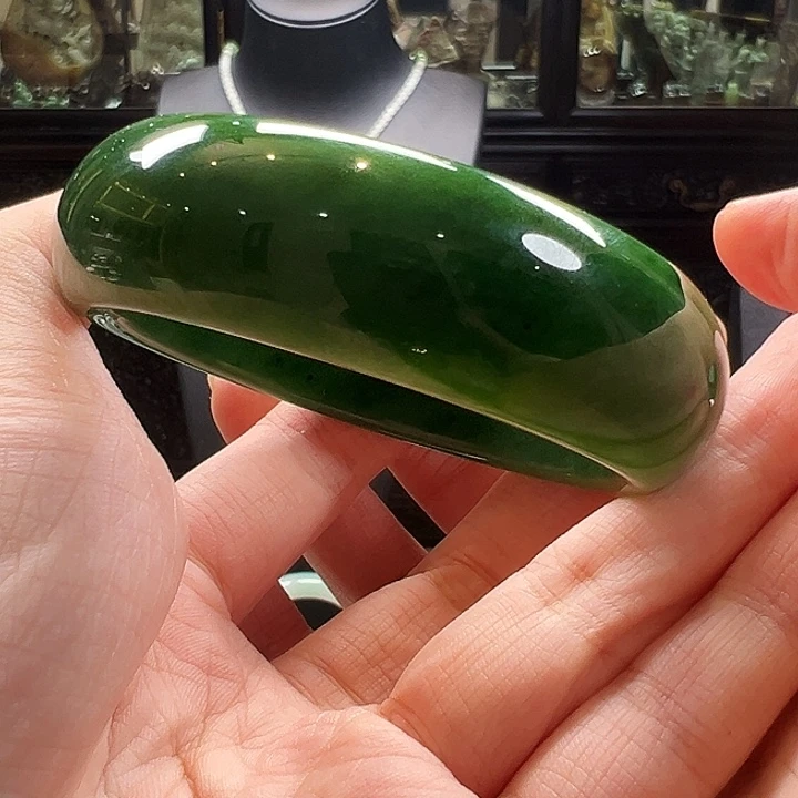 包***师和田玉未镶嵌颈饰58
