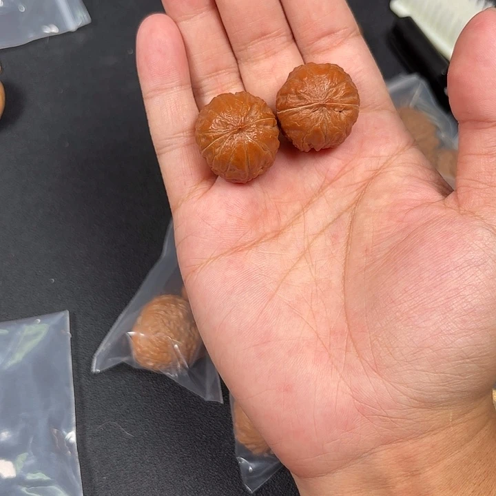 吊坠文玩核桃蛇皮墩