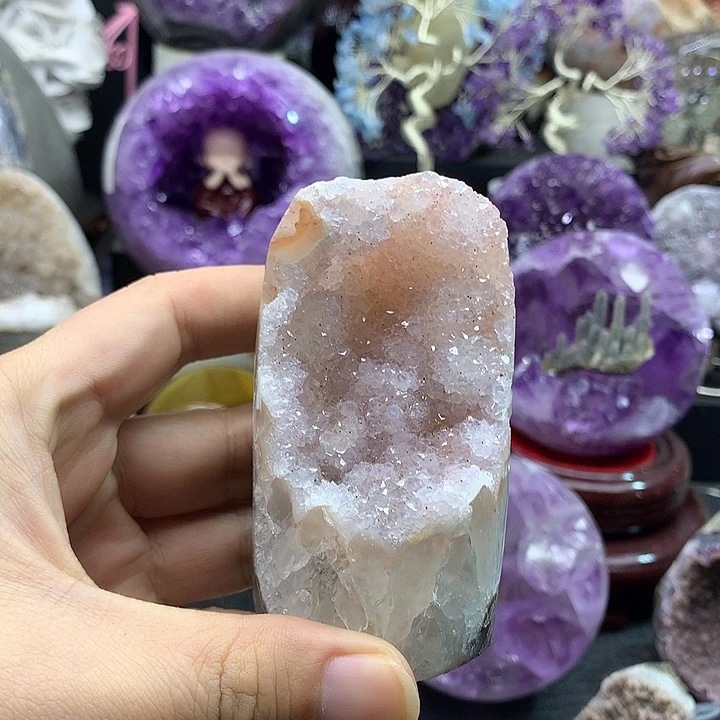 紫晶未镶嵌大型摆件（非配饰）