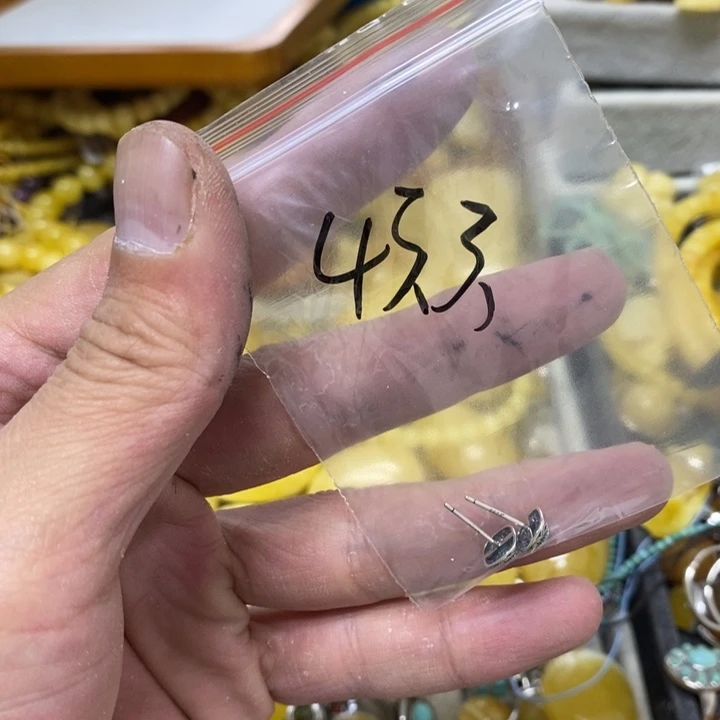 银S925镶嵌蜜蜡裸石耳钉