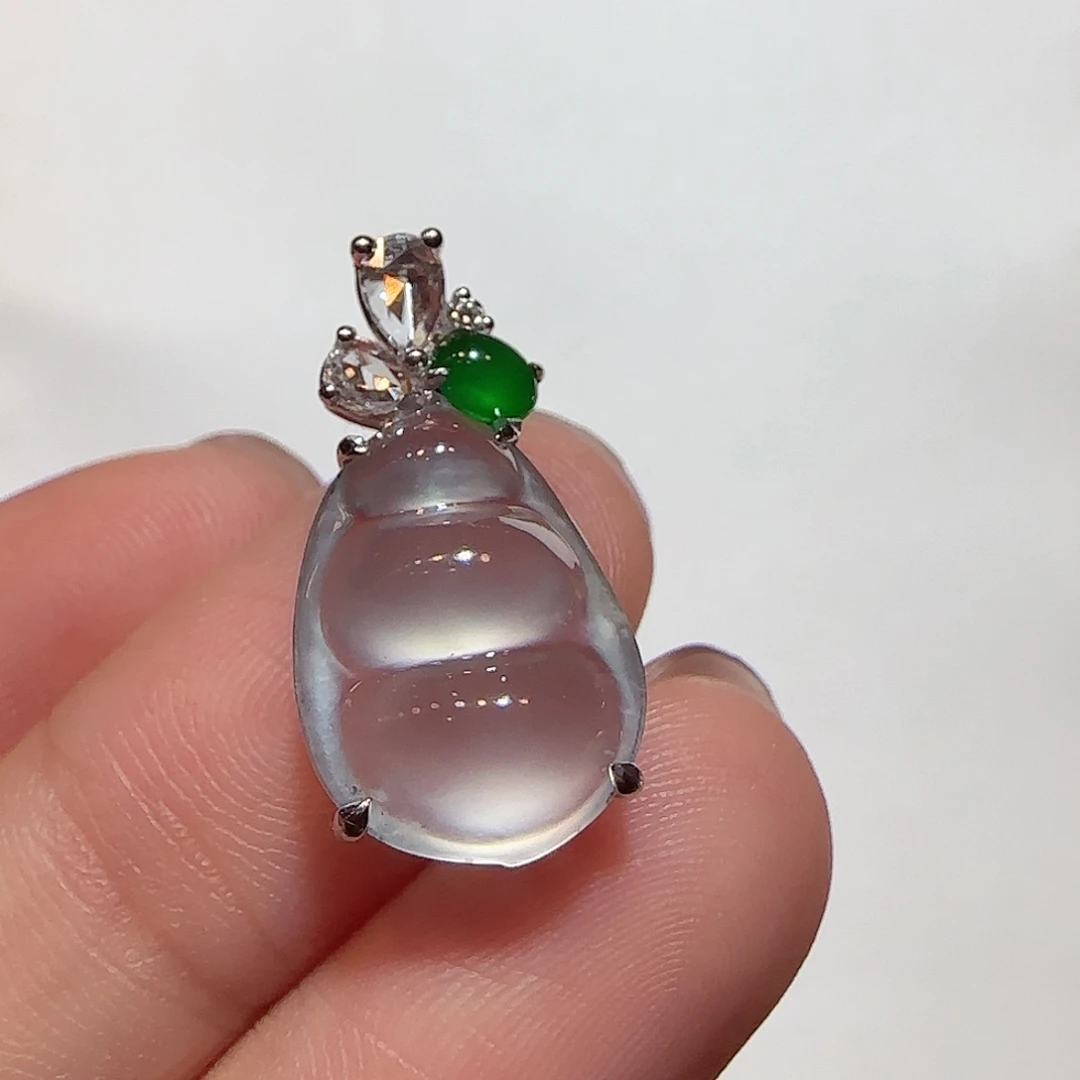 翡翠18K金镶嵌吊坠(不含链)福豆