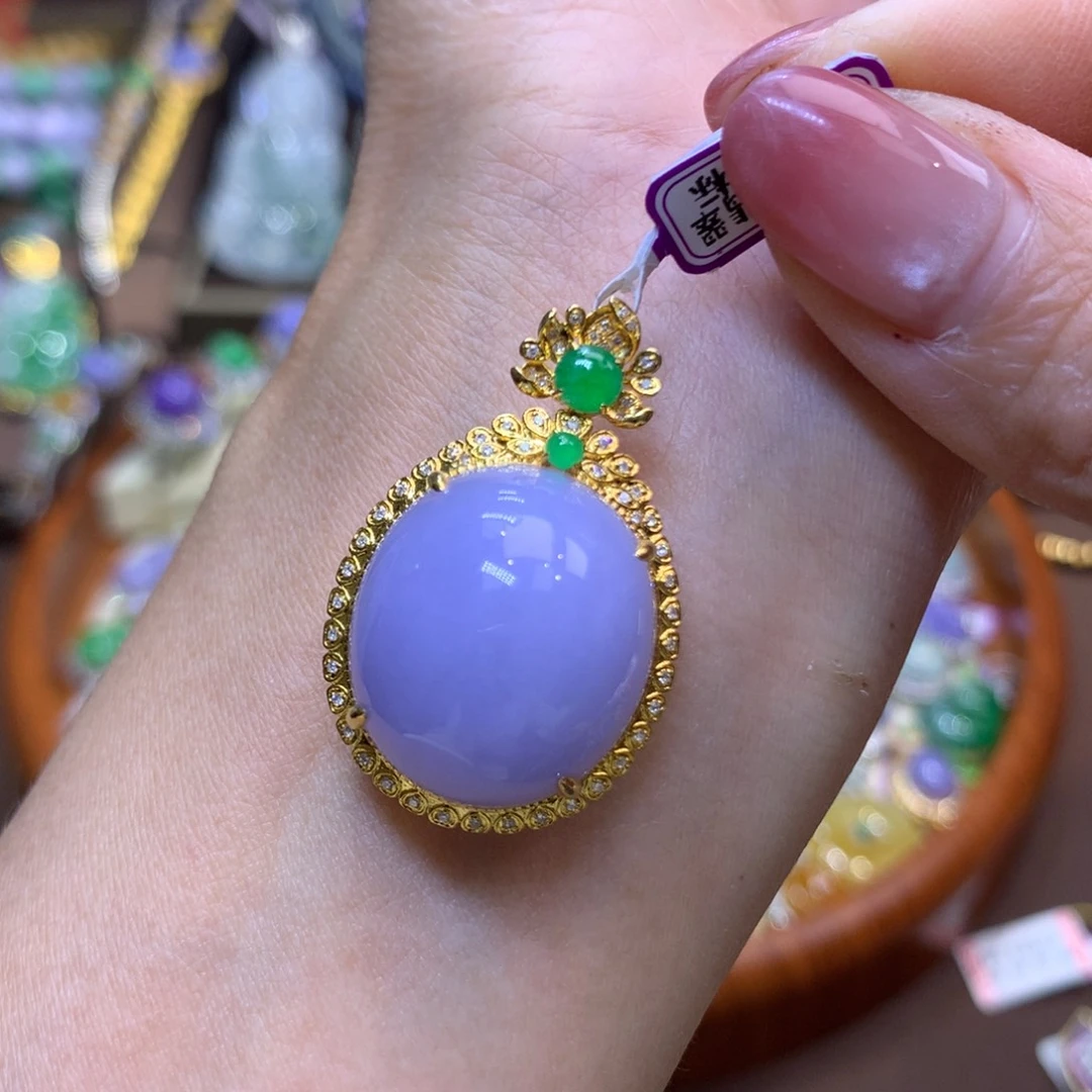 翡翠18K金镶嵌颈饰